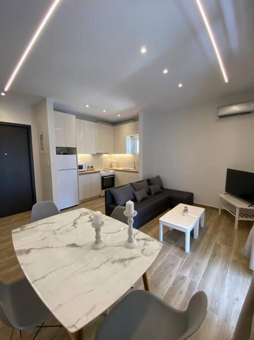 Sea Through Apartment Anavissos อานาวีซอส ภายนอก รูปภาพ