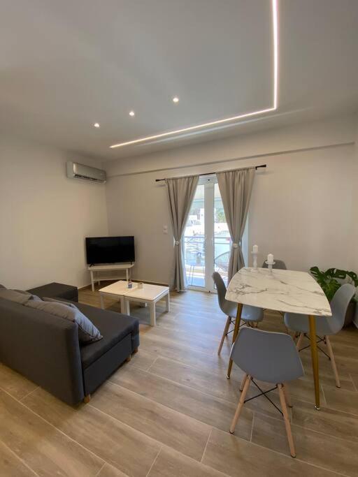 Sea Through Apartment Anavissos อานาวีซอส ภายนอก รูปภาพ